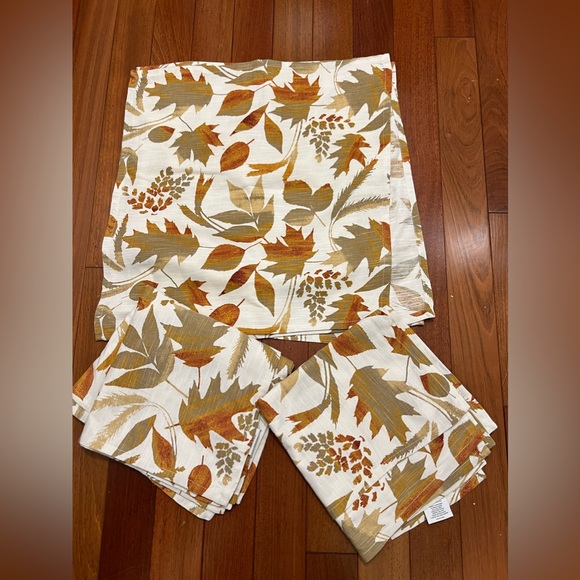 Napkins Set of 12 Leaf Pattern in Fall Colors NWOT - Picture 4 of 14